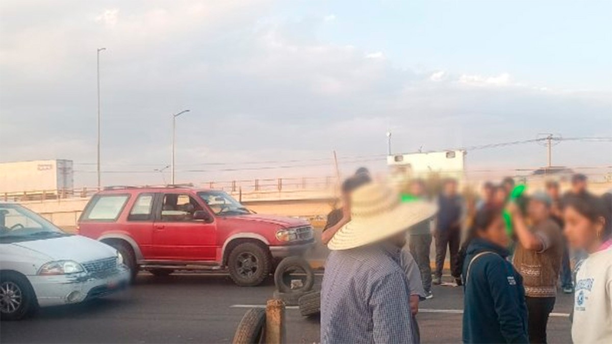 Cierran carretera por desaparición de 3 jovencitas, pero ellas solo se fueron de pinta