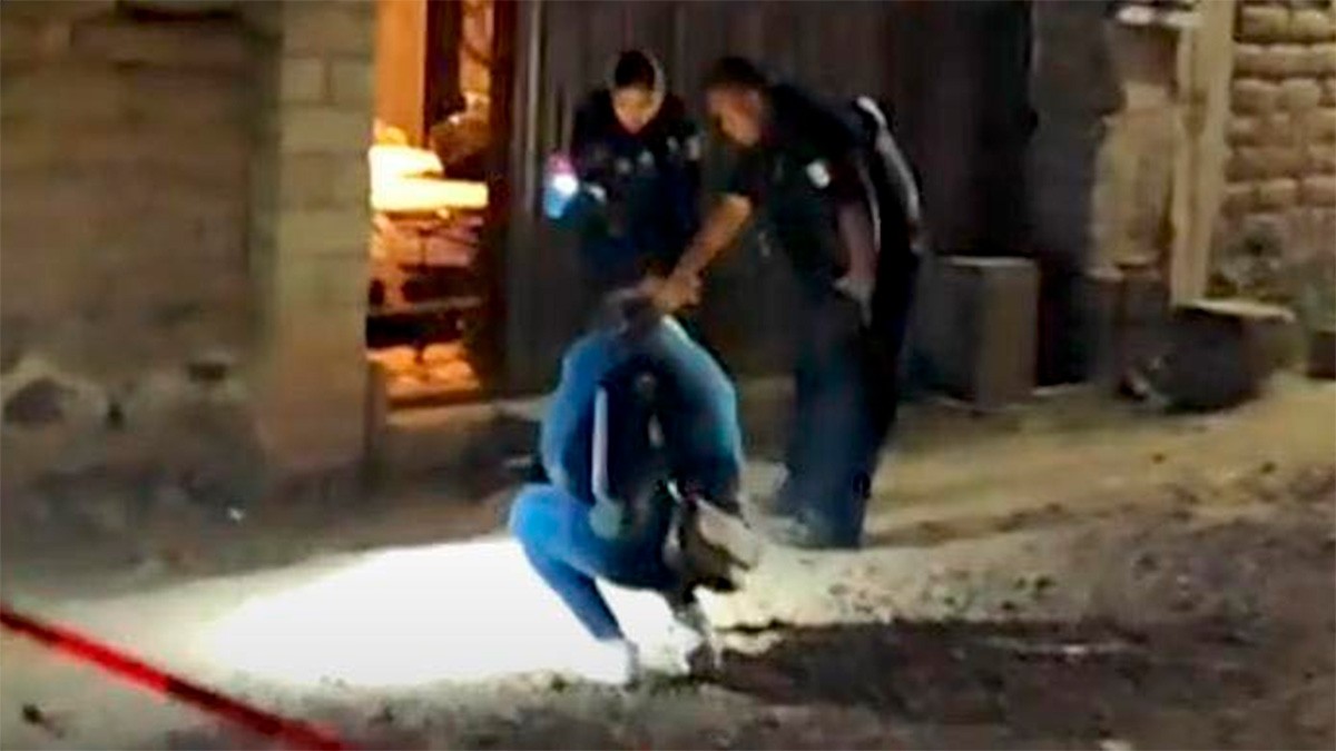 Asesinan a adolescente mientras se bañaba en su casa; le dispararon desde una ventana