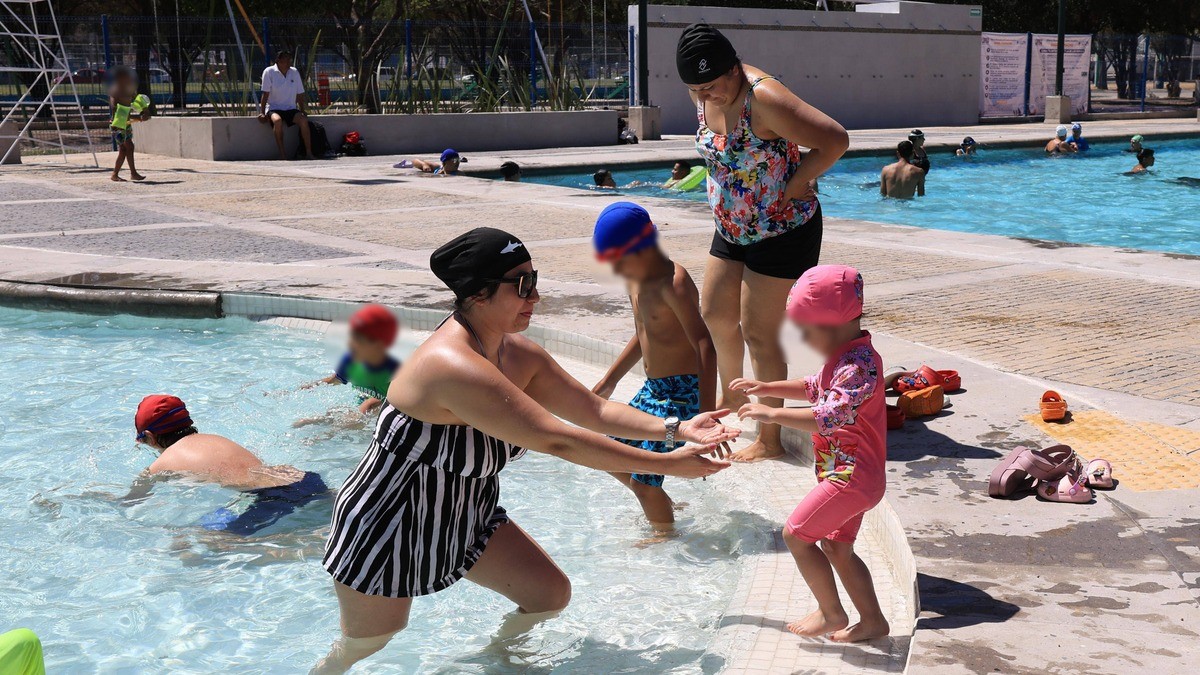 ¡La entrada es gratis! Disfruta de las albercas del Centro Acuático Ángel Camacho