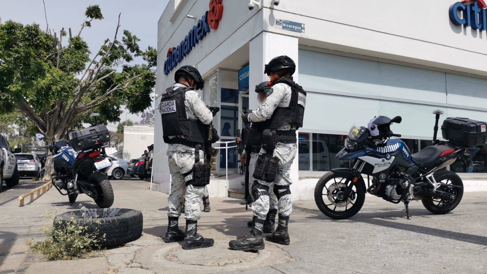 ¡Ataque en León! Disparan contra mujer al intentar asaltarla cuando salía del banco