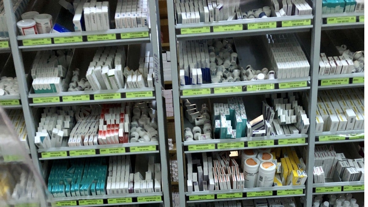 Advierten familiares de fármacos baratos
