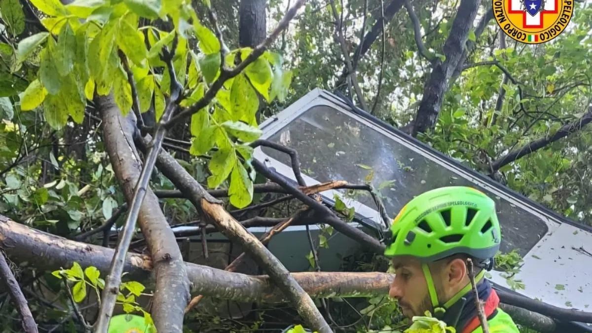 ¡Tragedia! Disfrutaban de paseo en teleférico, pero un cable se rompe y caen al vacío