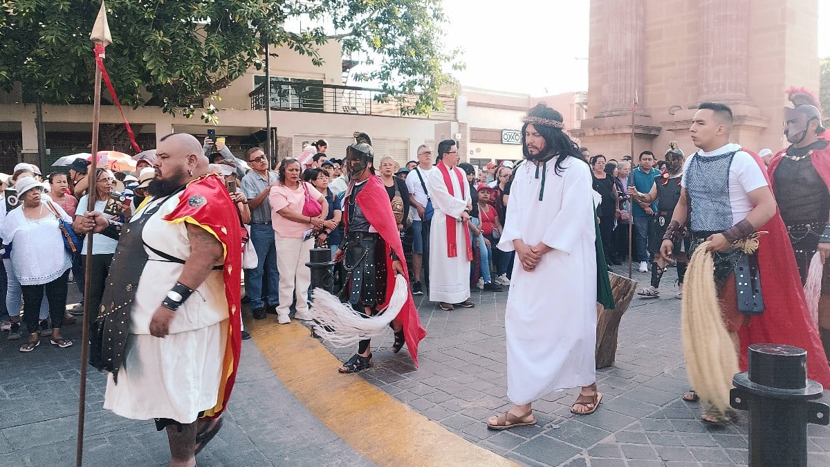 “Paz y esperanza“, el mensaje en viacrucis del Centro de León, así fue la representación