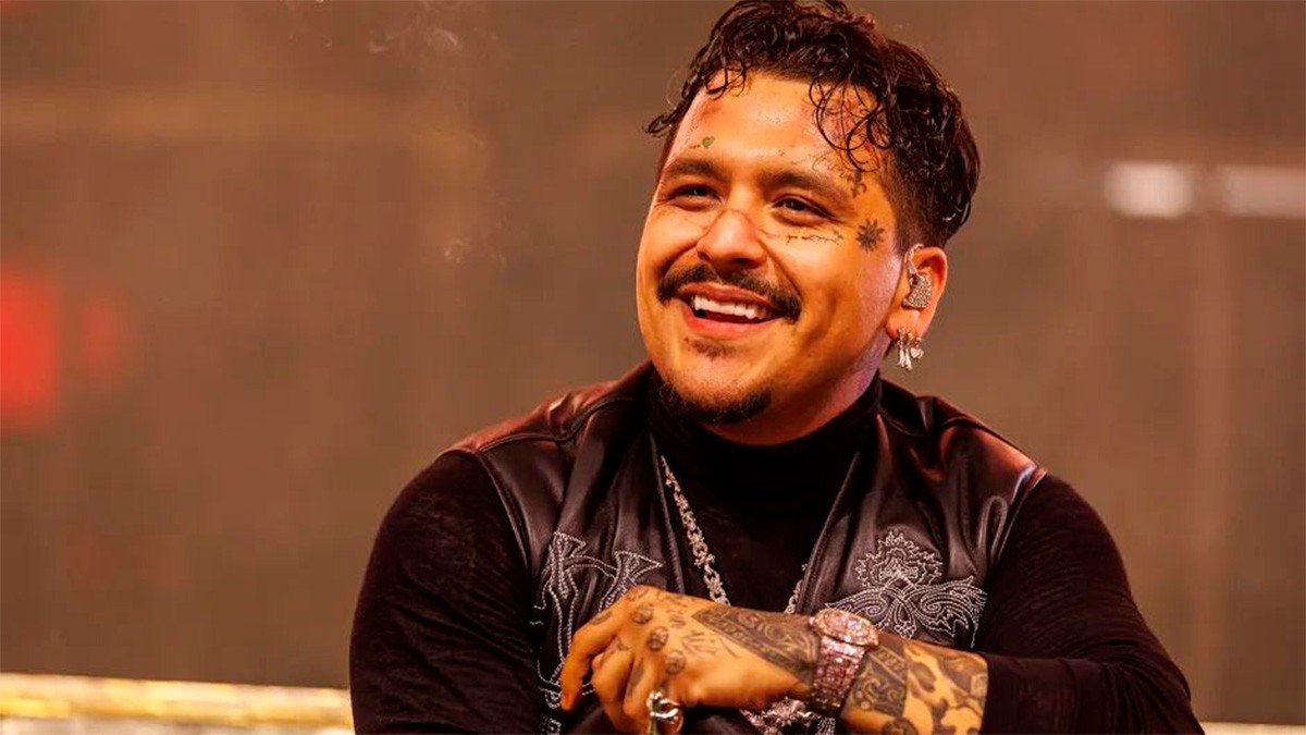 ¿Nuevo look, nueva etapa? Christian Nodal luce irreconocible con cambio de imagen