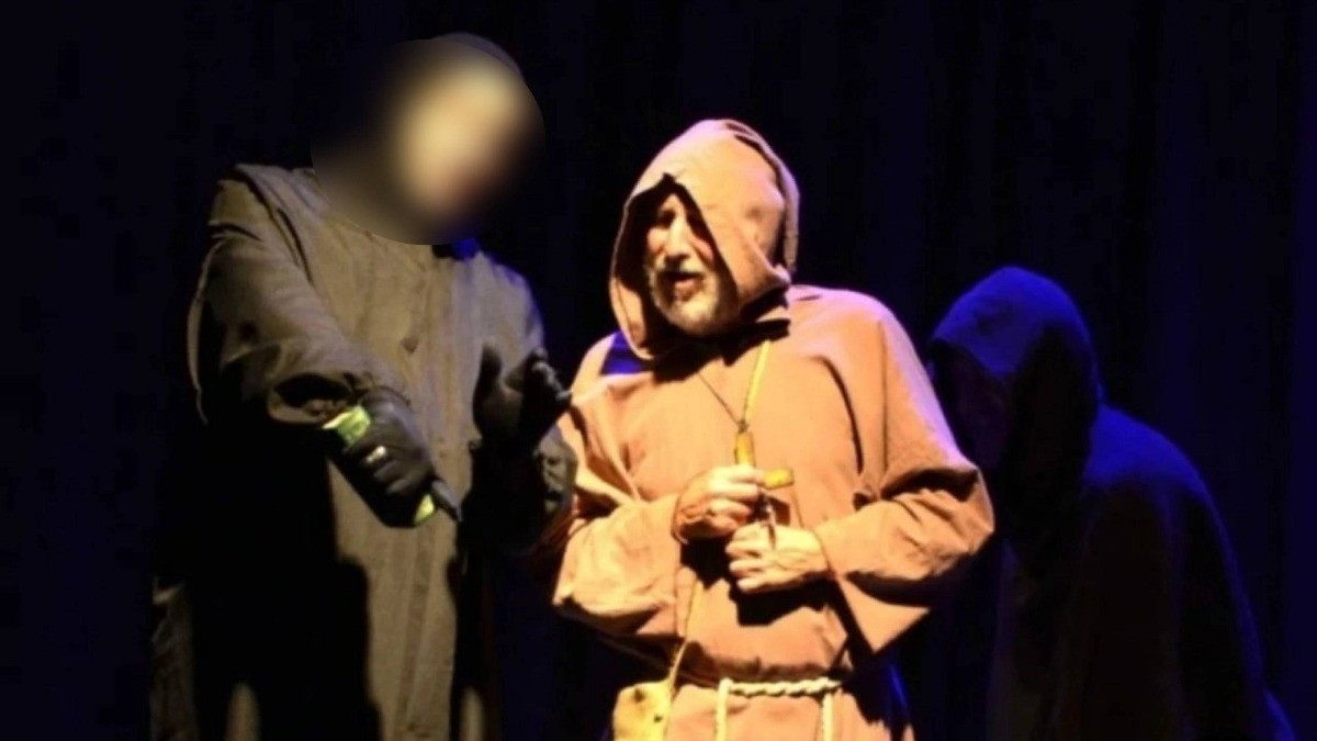 ¡Luto en el teatro! Actor muere en plena función pese a intentos por reanimarlo