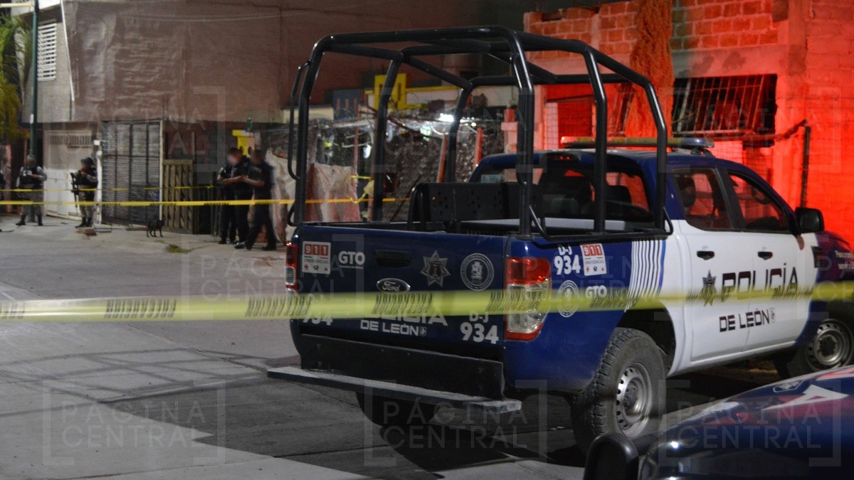 ¡Que susto! Vecinos de Paseo de las Torres hallan dos cuerpos baleados en vivienda