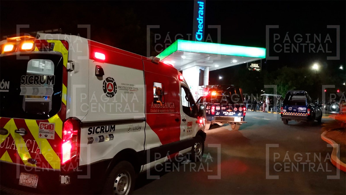 Despachador de una gasolinera en Las Trojes es baleado cuando trabajaba