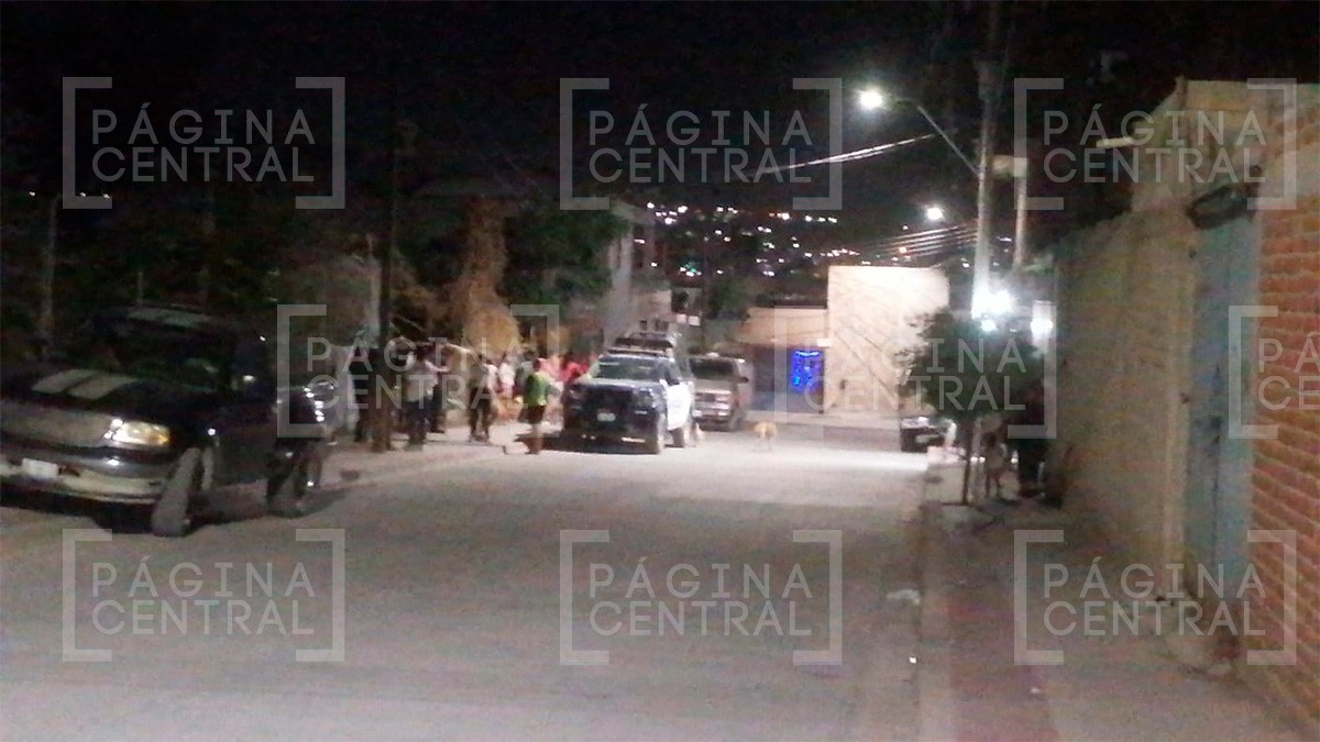 Lanzaba pirotecnia en la calle y le explotaron por accidente; murió en el lugar