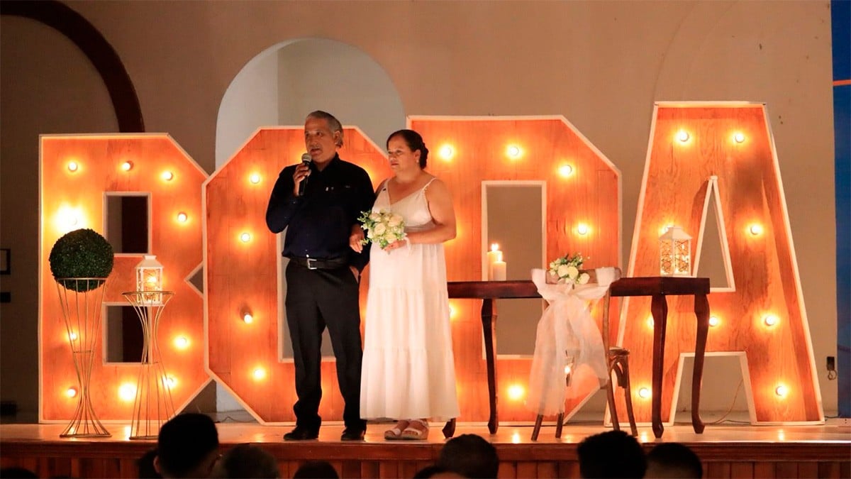 DIF León impulsa bodas colectivas y reimpresiones de actas: así puedes beneficiarte