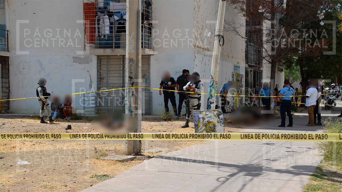 ¡Ataque! Matan a balazos a dos y hieren a otro; mamá llega a reconocer cuerpo de su hijo