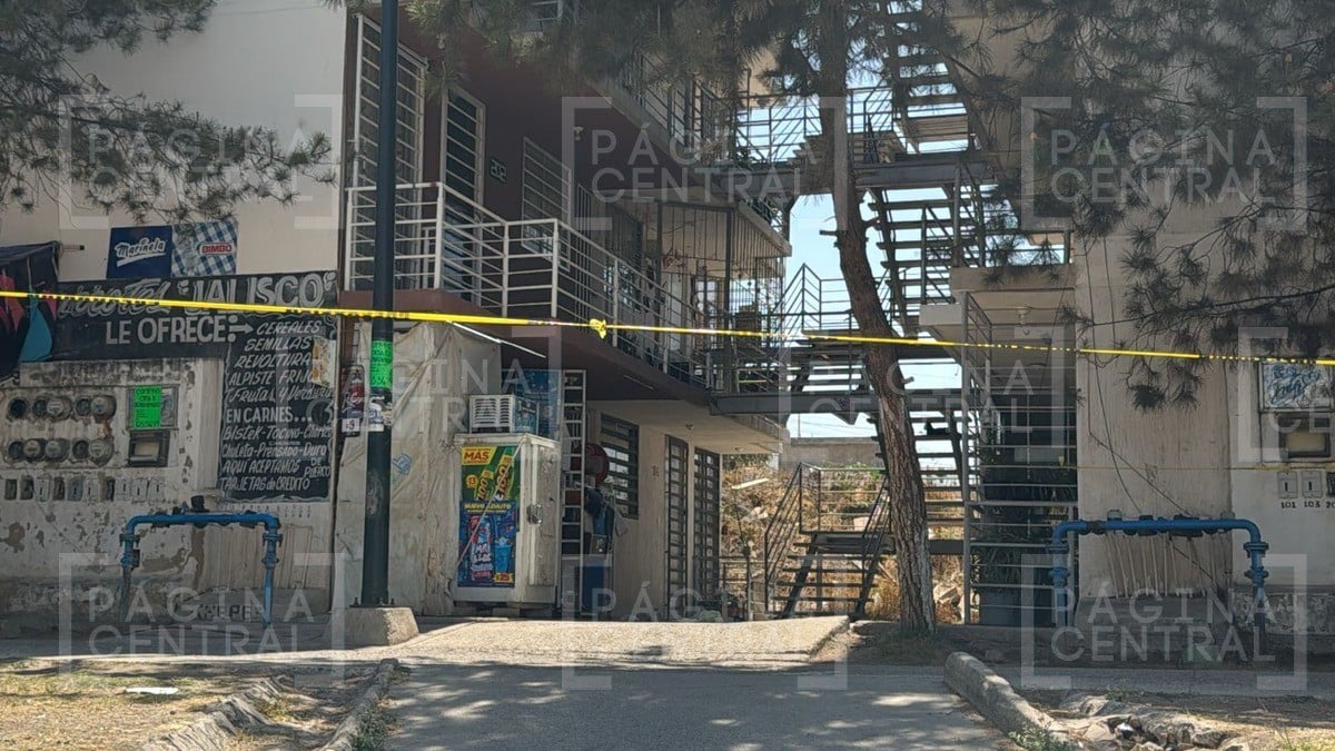 Le disparan tres veces y corre para salvar su vida, vecinos lo ayudan