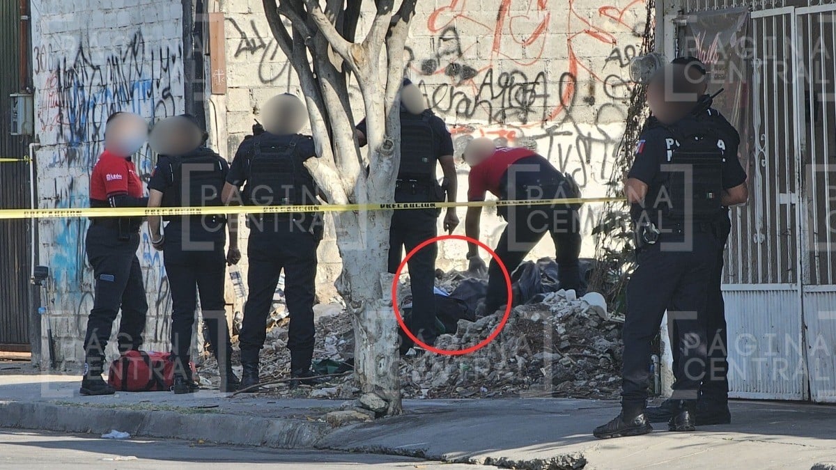 Vecinos que iban a trabajar ven piernas y brazos salir de bolsas de plástico en un baldío