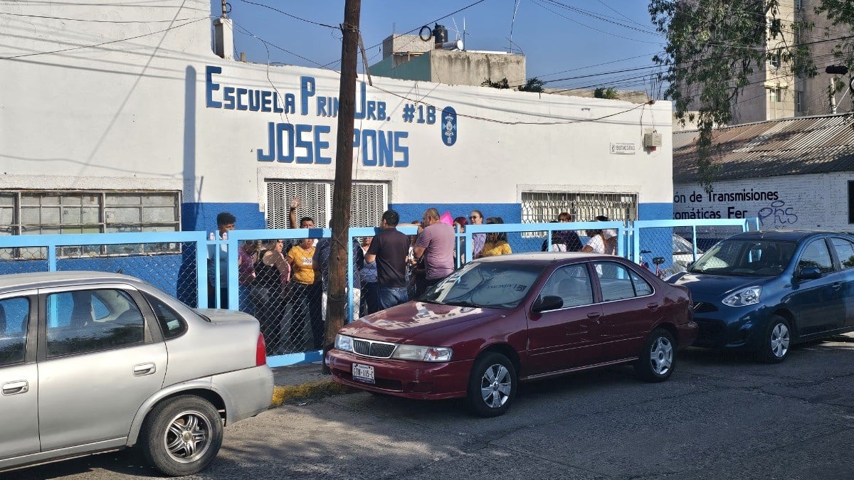 ¡No la cierren! Lucha de padres y alumnos por salvar Primaria José Pons, imparable