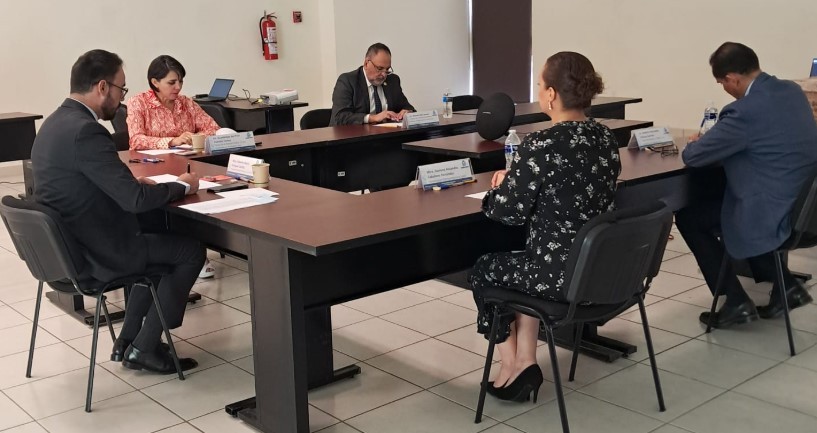 Otorgan fíat notarial a estos nueve aspirantes tras examen en Guanajuato