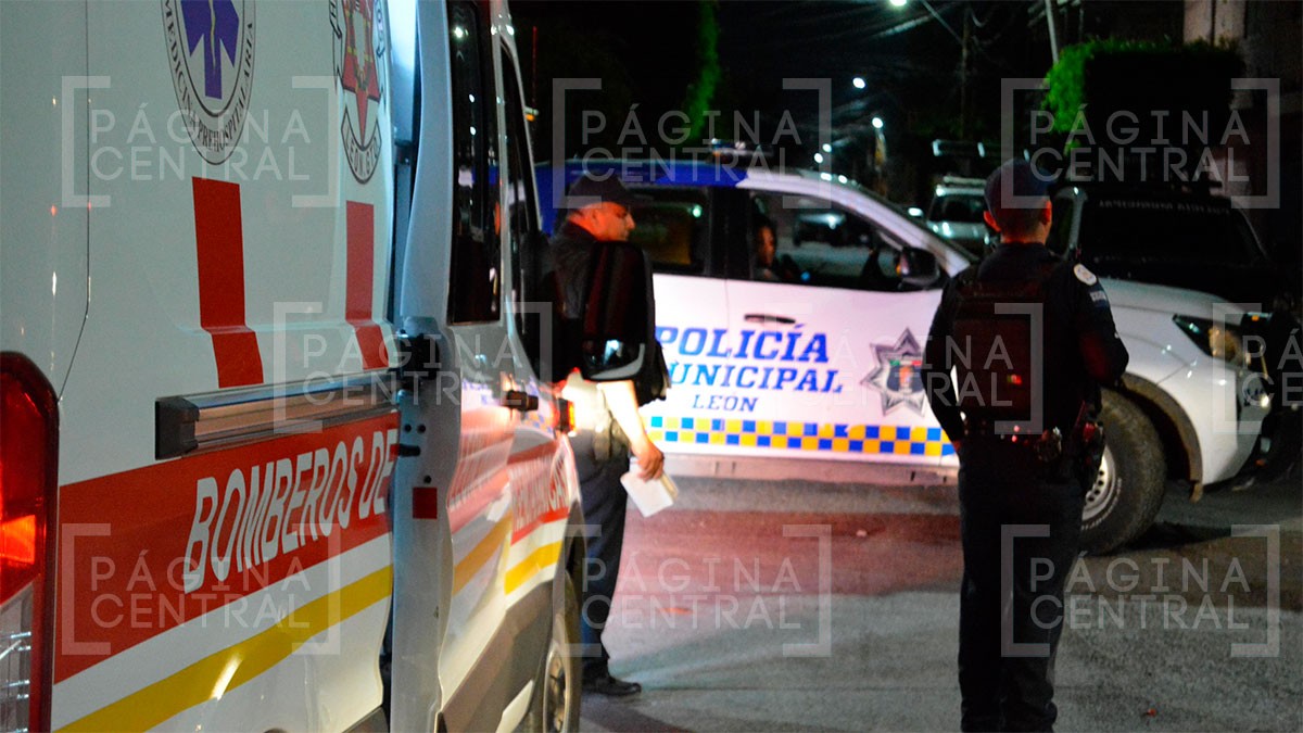 Volaron piedras, botellas y balazos, un menor resultó herido en el pecho tras riña campal