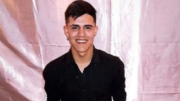 “El asesino salió como si nada“ Joven corta con su novia y su suegro lo mata por la espalda