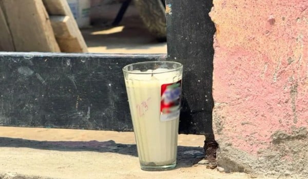 La atacan con cuchillo: Pequeñita empieza a llorar durante robo de su casa y la asesinan