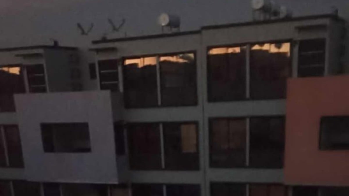 Vecinos de esta colonia en León viven en penumbras desde el domingo y nadie les hace caso