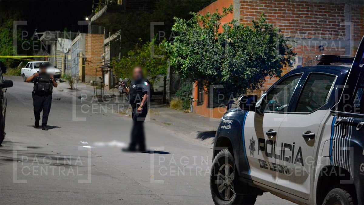 Iba caminando por la calle cuando sujetos en motocicleta le dispararon en cuatro ocasiones