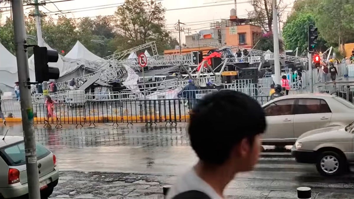 VIDEO Se cae escenario previo al show de Alicia Villarreal por el Día de las Madres