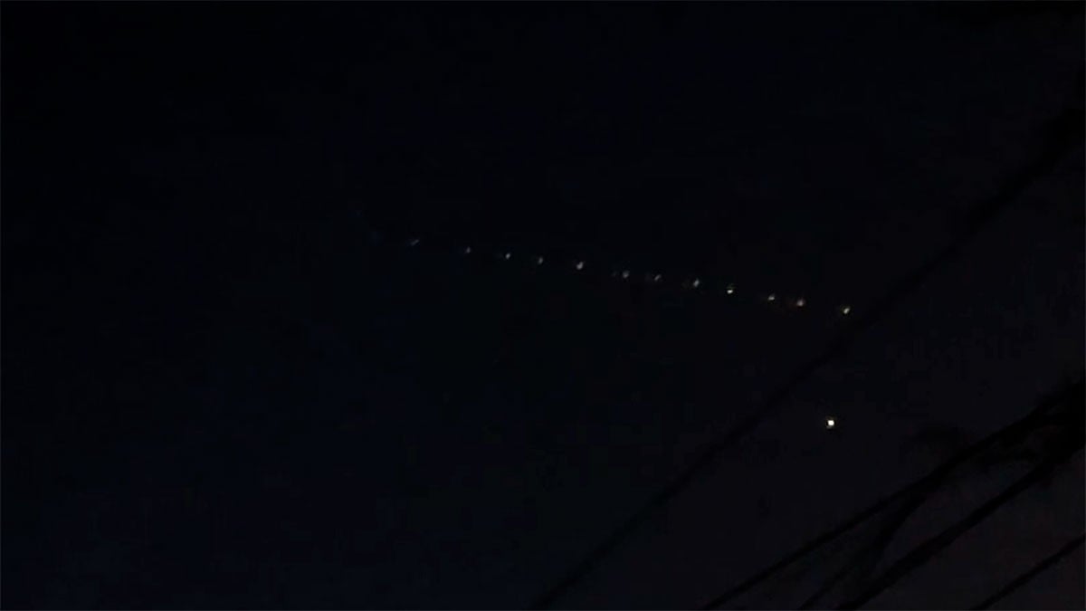 ¿Qué es eso? ¿Viste las luces que aparecieron este jueves en el cielo leonés? Esto sabemos