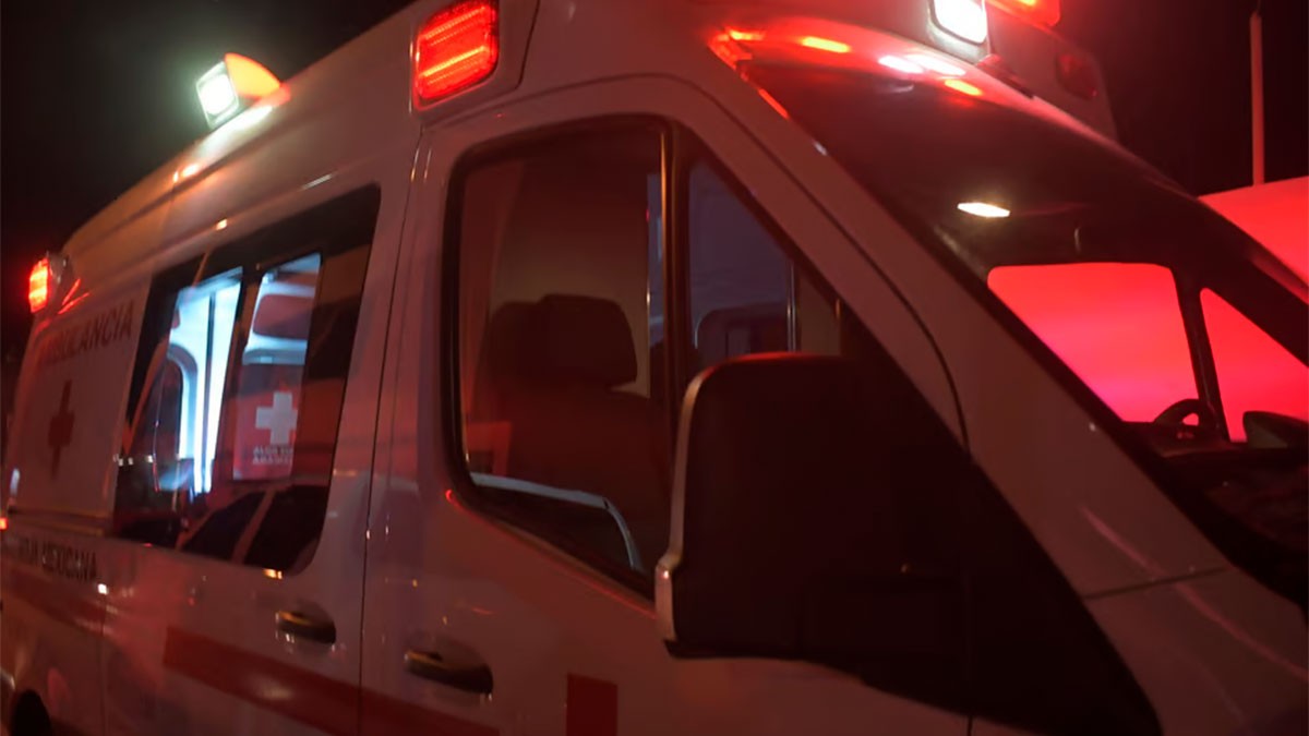 Familia salta de camioneta sin frenos para salvarse; una niña de tres años falleció