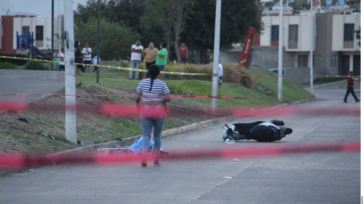 Muere bebé que viajaba en moto con su mamá y hermanos