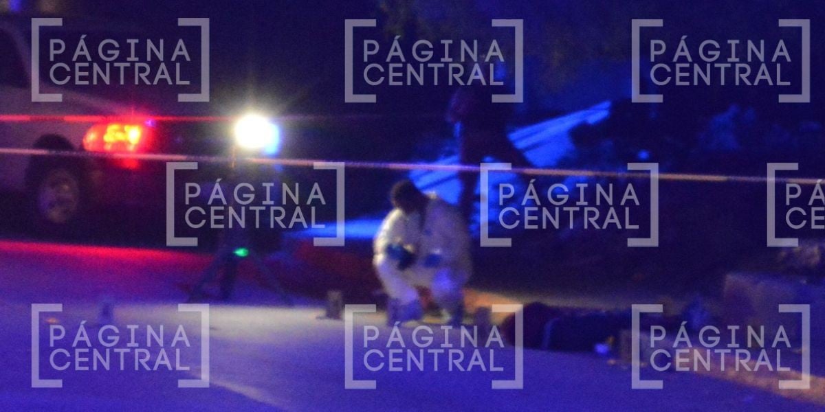 VIDEO Los despierta ‘lluvia’ de balas: Vecinos salen de sus casas y ven a hombre muerto