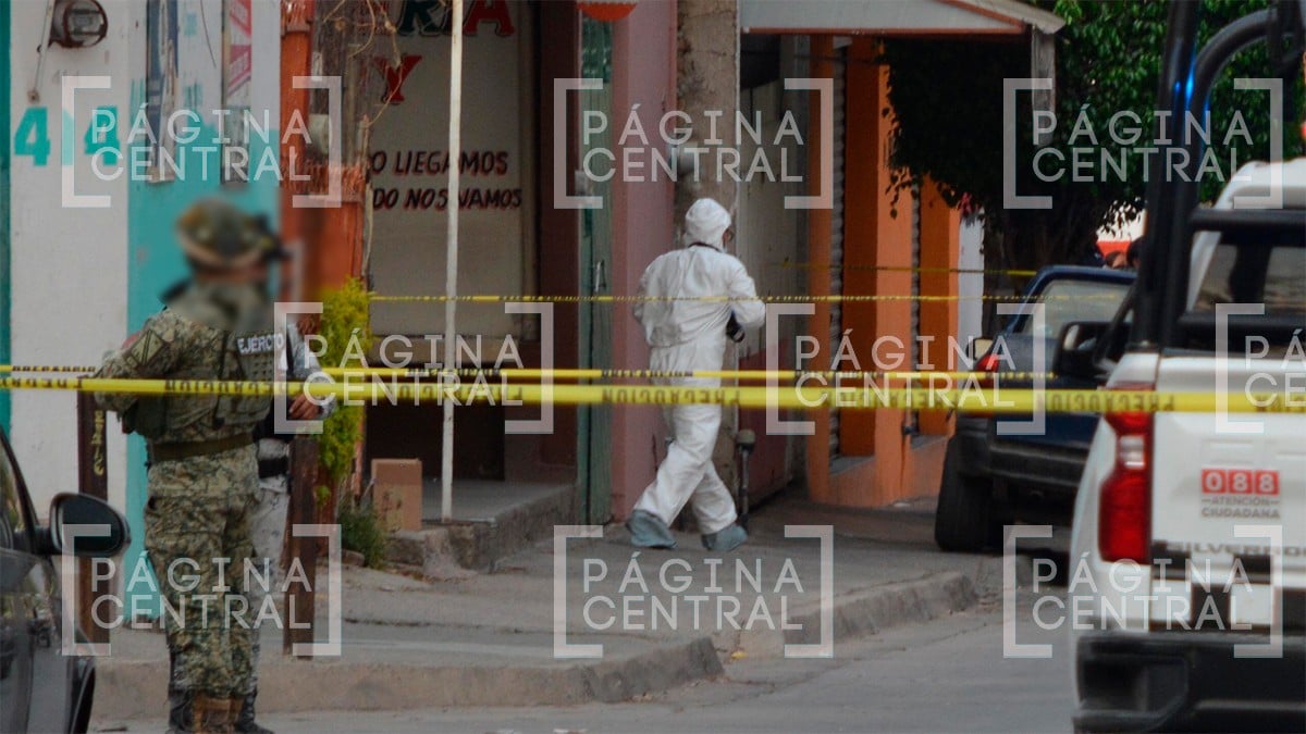 Le dispararon siete veces; motociclistas irrumpen en una mercería y asesinan a un hombre