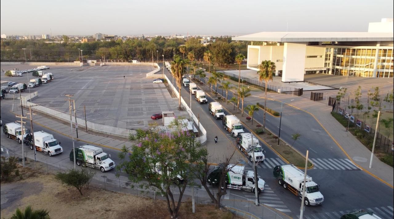 ¡Camiones menos contaminantes! Se estrenan 24 nuevas unidades para recolección de basura