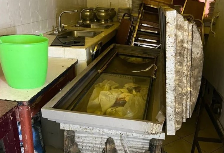 Usaban ataúdes como hieleras: Clausuran salón clandestino tras intoxicación de menores