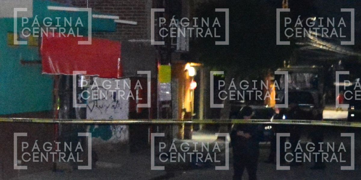 VIDEO Terror de madrugada: Vecinos escuchan balazos y al salir ven a hombre sin vida