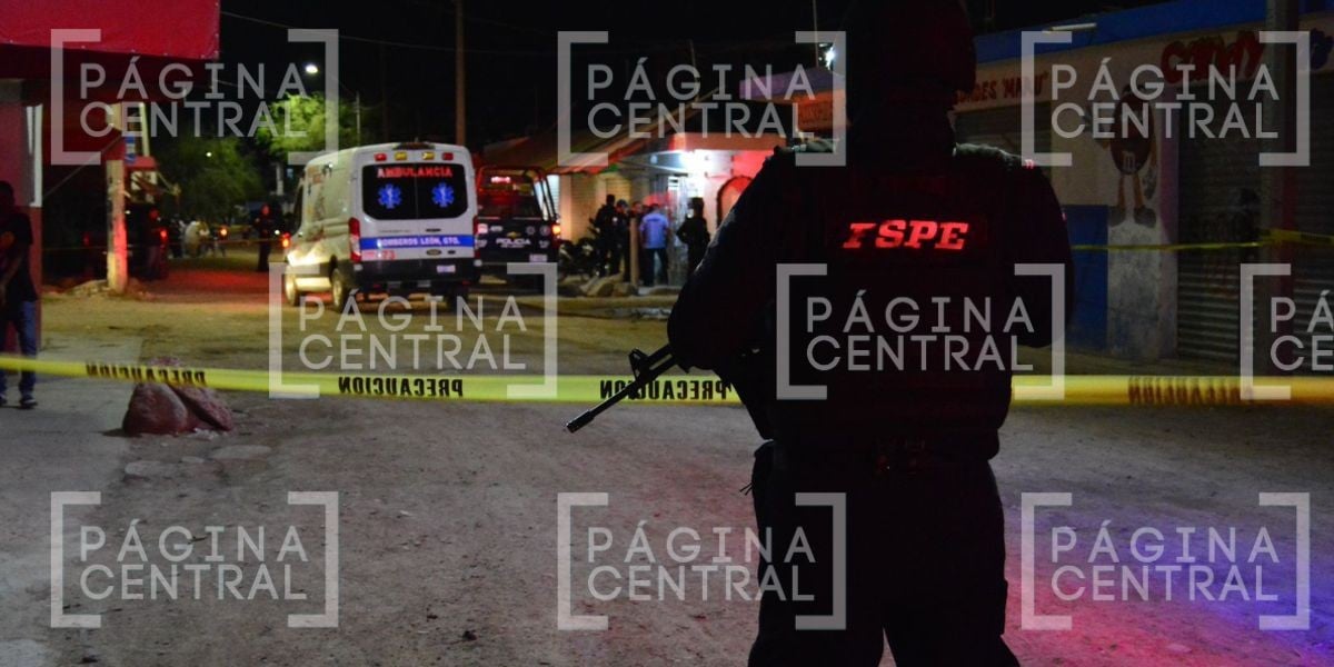 VIDEO Recibió ‘lluvia de balas’: Sicarios entran a tienda de abarrotes y ejecutan a hombre