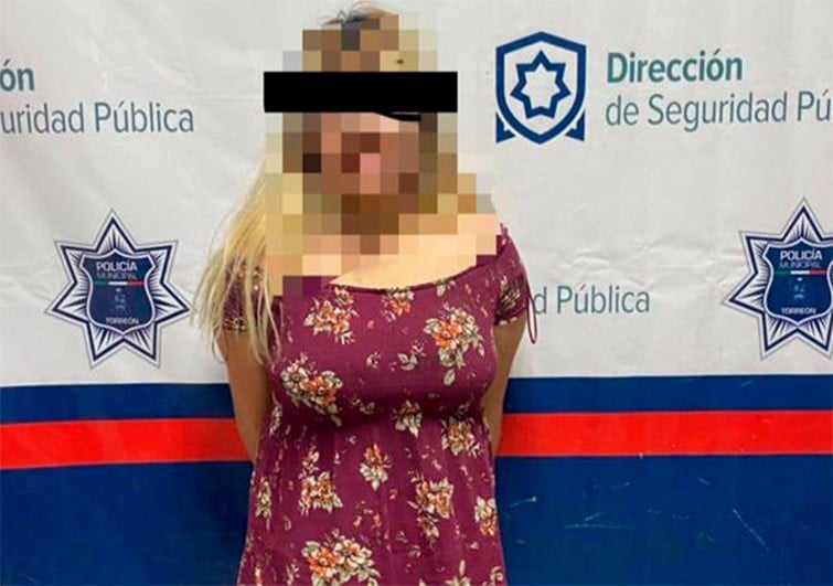 Discusión de pareja termina con mujer detenida, ella golpeó a policía que intervino