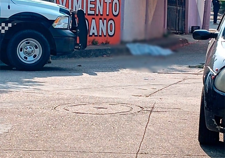 Hombre asesina a una abuelita con un machete en la calle; pobladores intentaron lincharlo