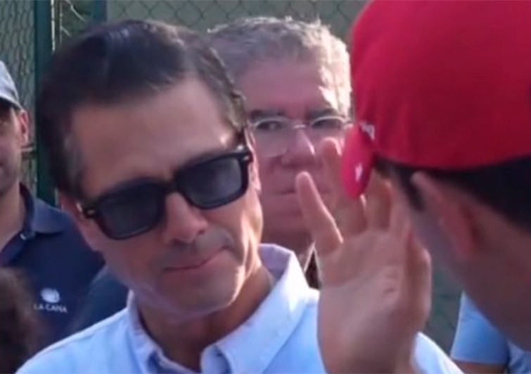 VIDEO Peña Nieto reaparece participando en show de magia y se viraliza en redes