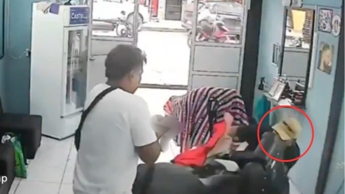 “¡Estaba desesperado gritando por su vida!” Sicario entra a matar a barbero y falla el arma