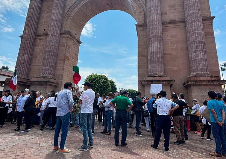 “Democracia sí, dictadura no” Protestan contra proceso electoral del Poder Judicial