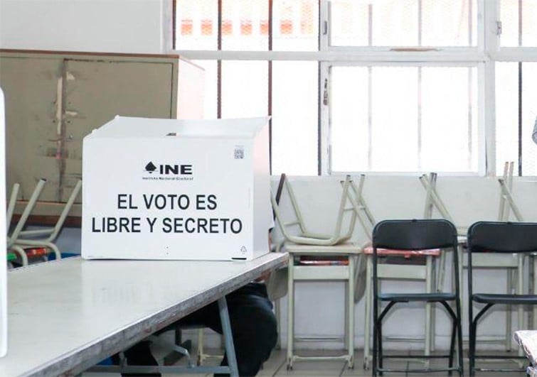 VIDEO Suspenden votación en casilla de Valle de Santiago por presencia de grupo armado