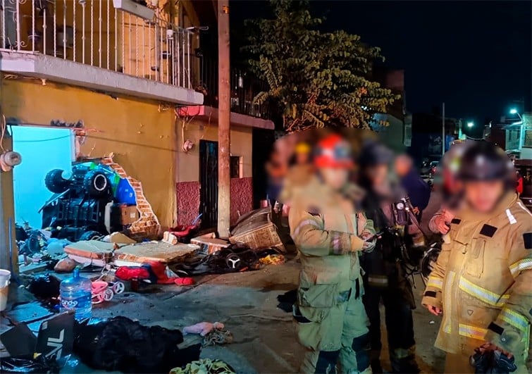 Una bebé, una niña y una mujer estaban en casa cuando explotó un tanque de gas