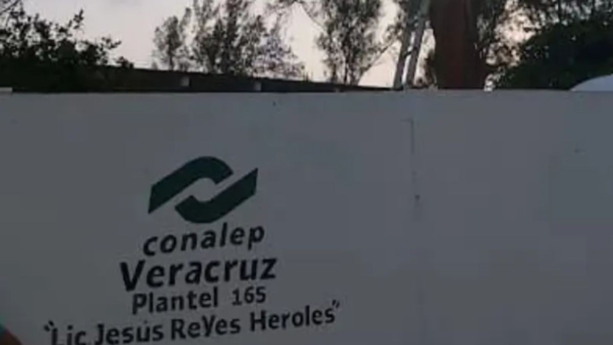 Terrible hallazgo: Hacían la limpieza en Conalep y hallan feto de 9 semanas 