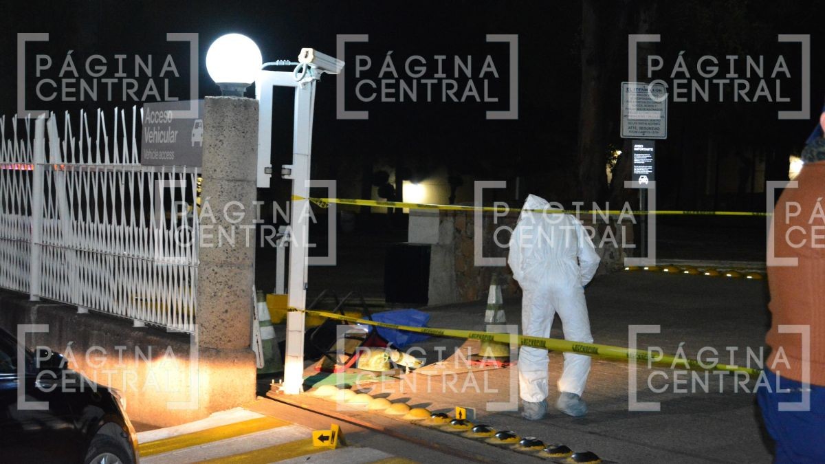 VIDEO Accidente fatal: Guardia es aplastado por reja de una tonelada en Tec de Monterrey