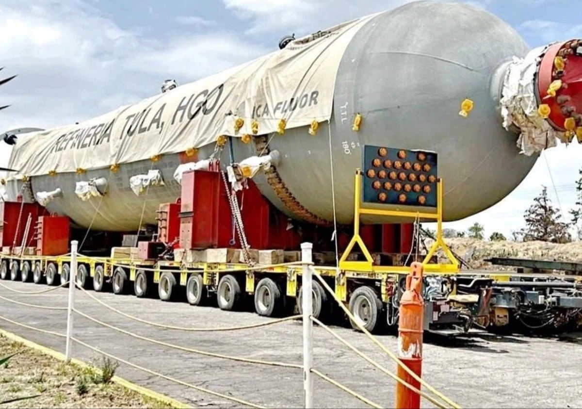 Secuestra comunidad 2 reactores de Pemex