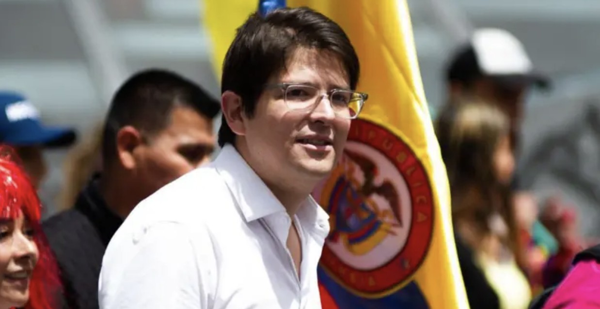 VIDEO Disparan en la cabeza a aspirante presidencial de Colombia en pleno acto de campaña