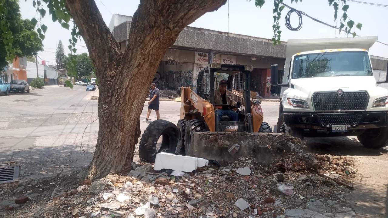 ¿Si tengo escombro a dónde lo puedo llevar? ¿Quién se lo puede llevar si está abandonado?