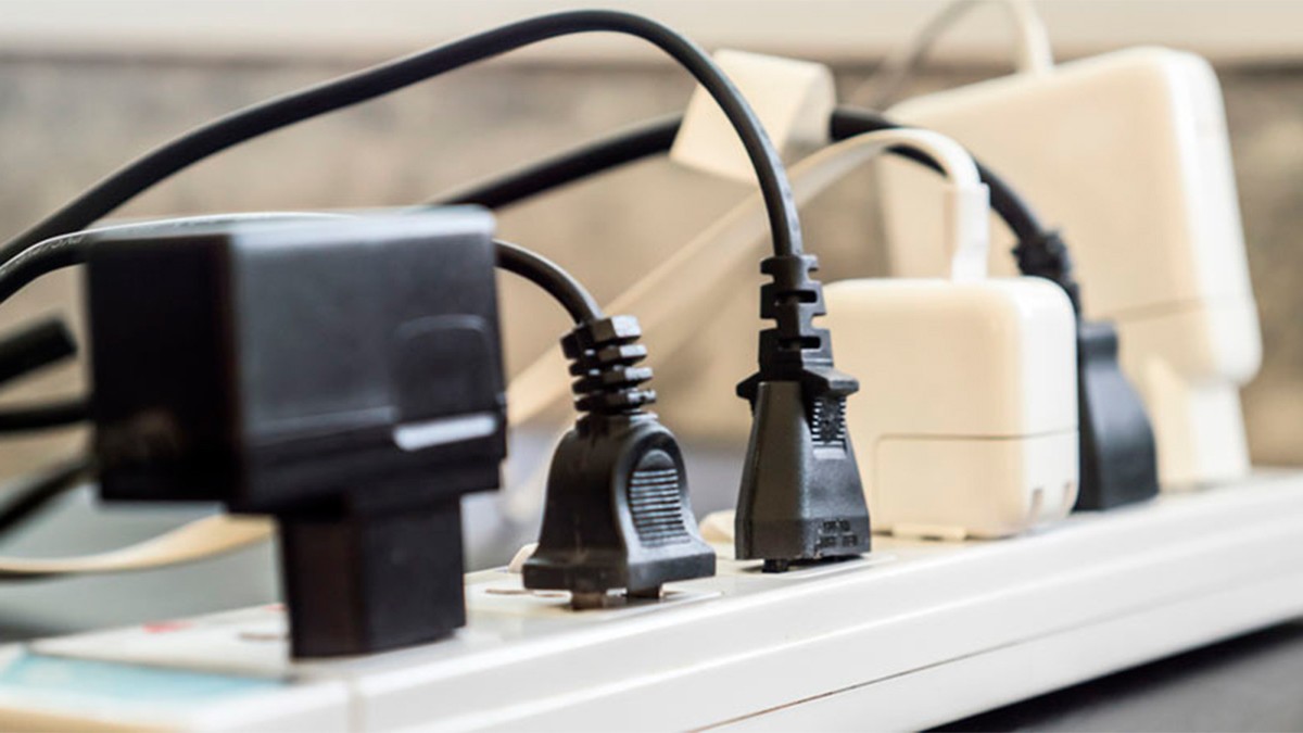 ¿Cuáles son los aparatos vampiro que gastan luz sin usarlos?