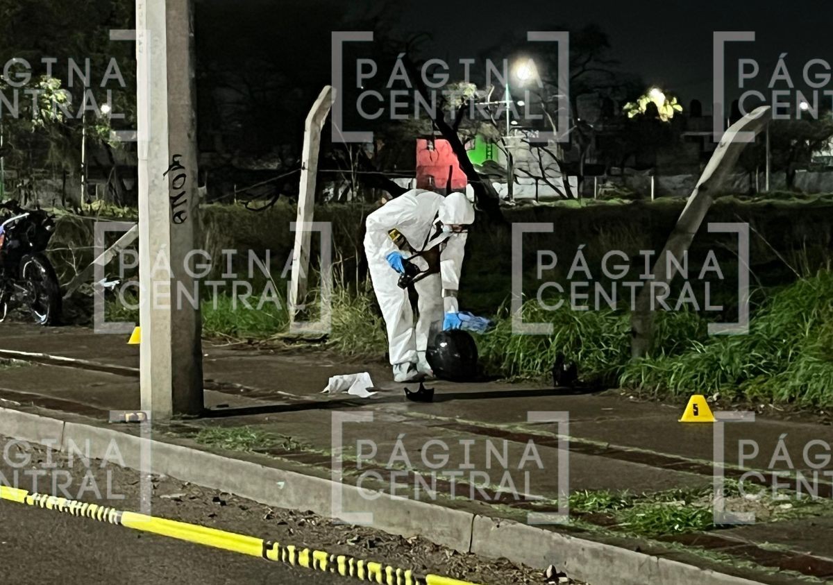 VIDEO Murió cerca de su moto: Motociclista derrapa al ir en exceso de velocidad y choca