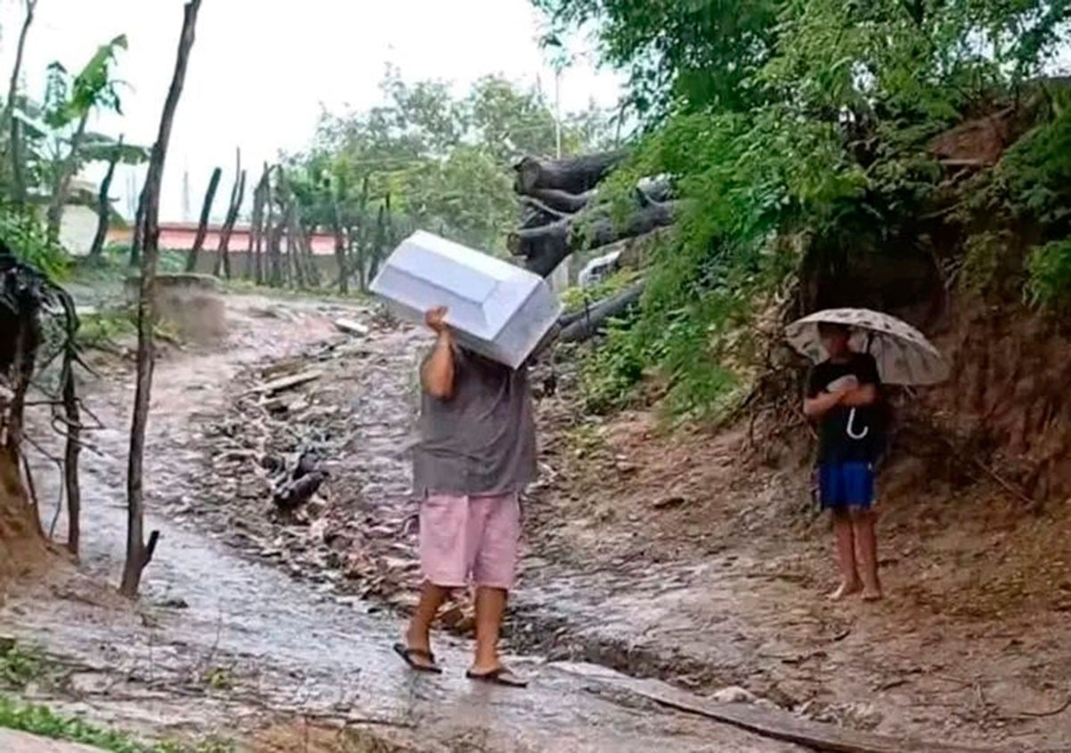 Muere niño tras paso de 'Erick' en Guerrero