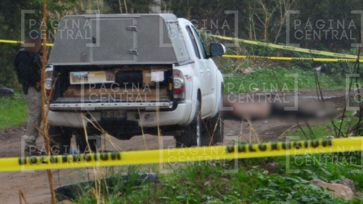 Vecinos iban por camino de terracería cuando encontraron un cuerpo en estas condiciones