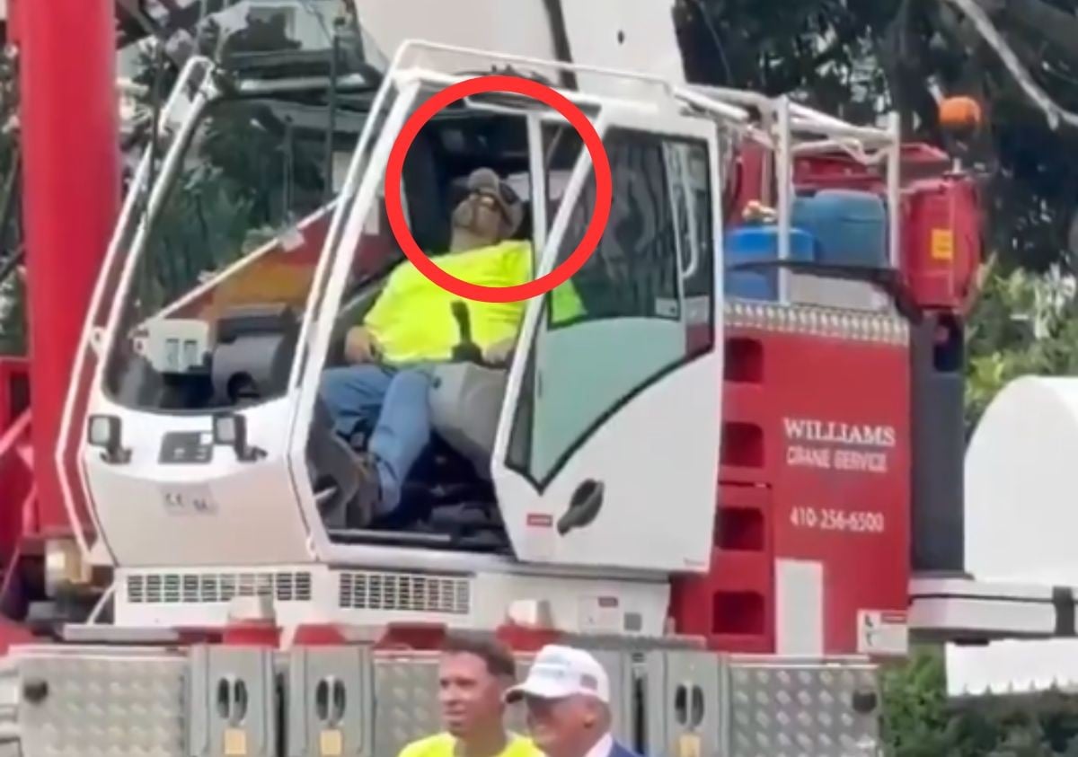 VIDEO ‘Estoy cansado jefe’, trabajador se queda dormido mientras Trump saluda al personal